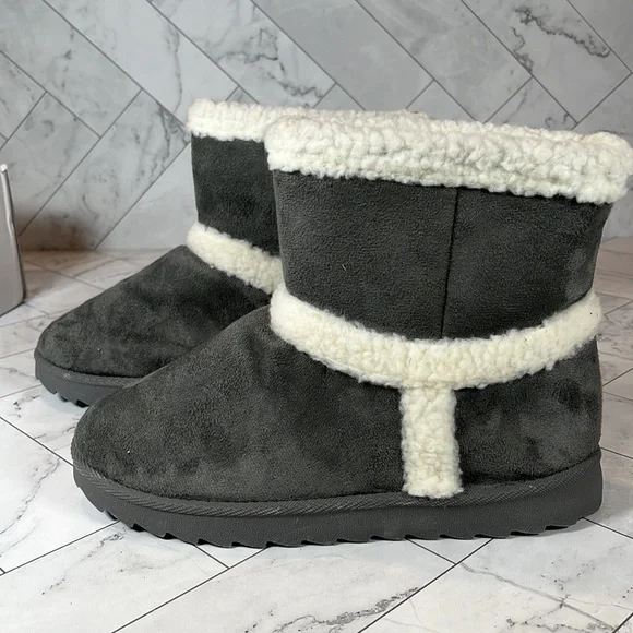 NWT Olivia Miller Womens Gray Boot Bootie OMP-2555 JOYCE faux Fur 8M - Picture 8 of 9